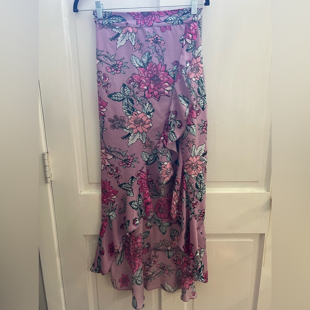 Front slit Flowy skirt